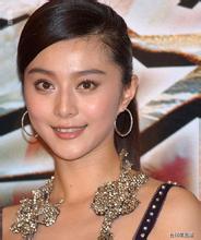 男子当孩子面家暴妻子 女儿报警